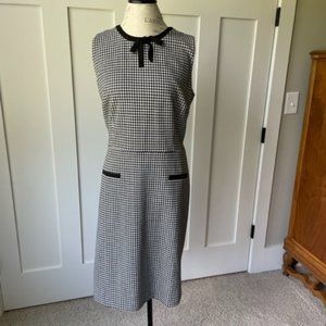 Talbots sleeveless dress with bow detail